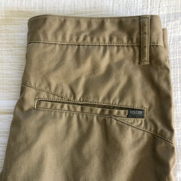 Volcom Other - VOLCOM mens 30 SHORTS Khaki